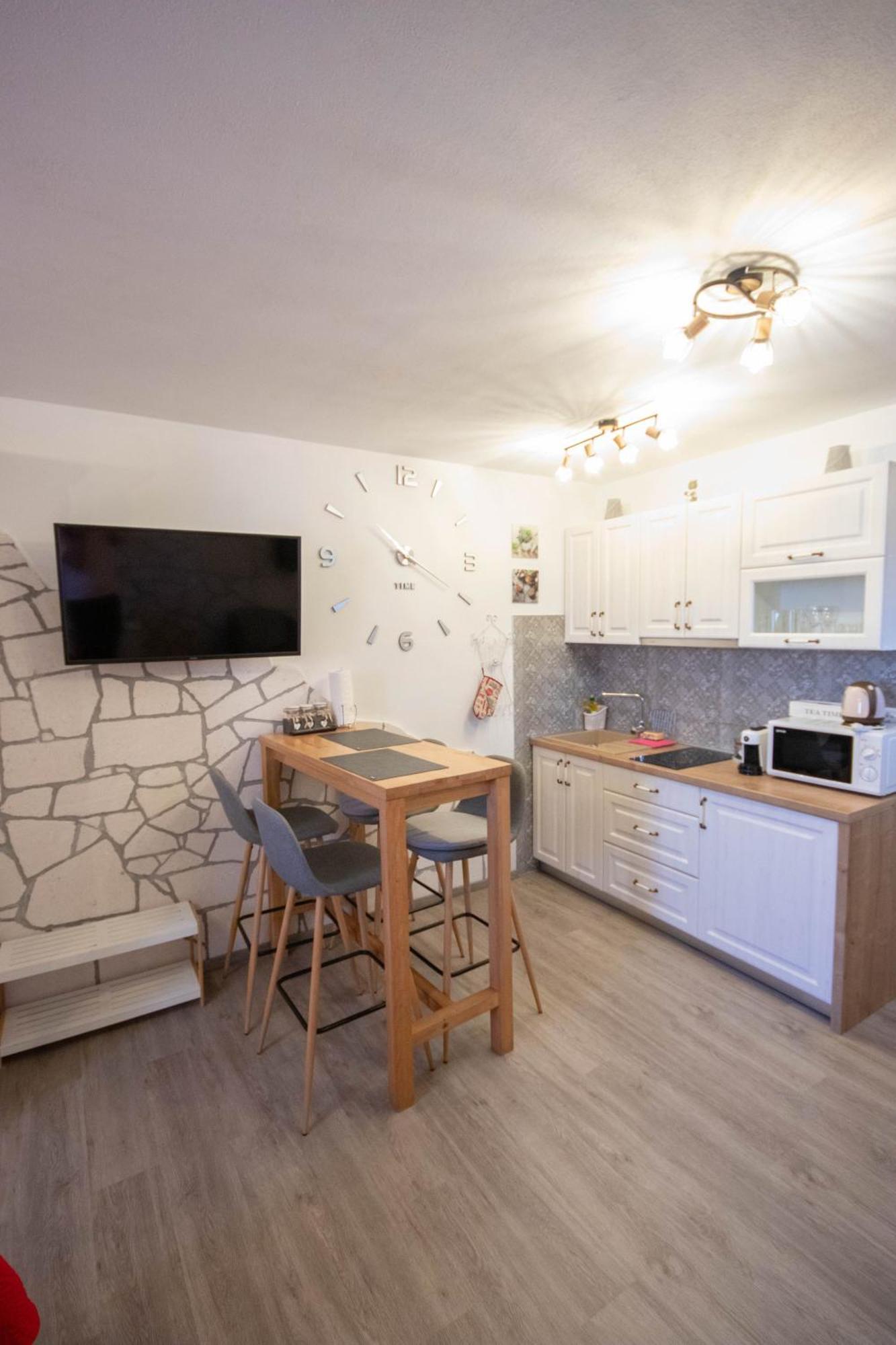 Apartment A&d *
